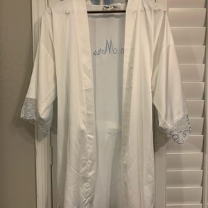 The Mrs. Wrap Robe, Size: M